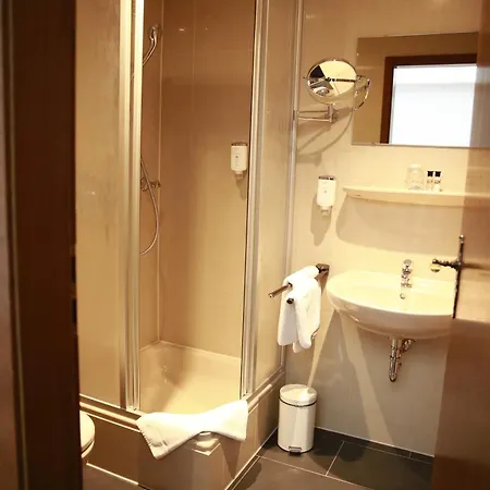 Hotel Zur Isar 3*